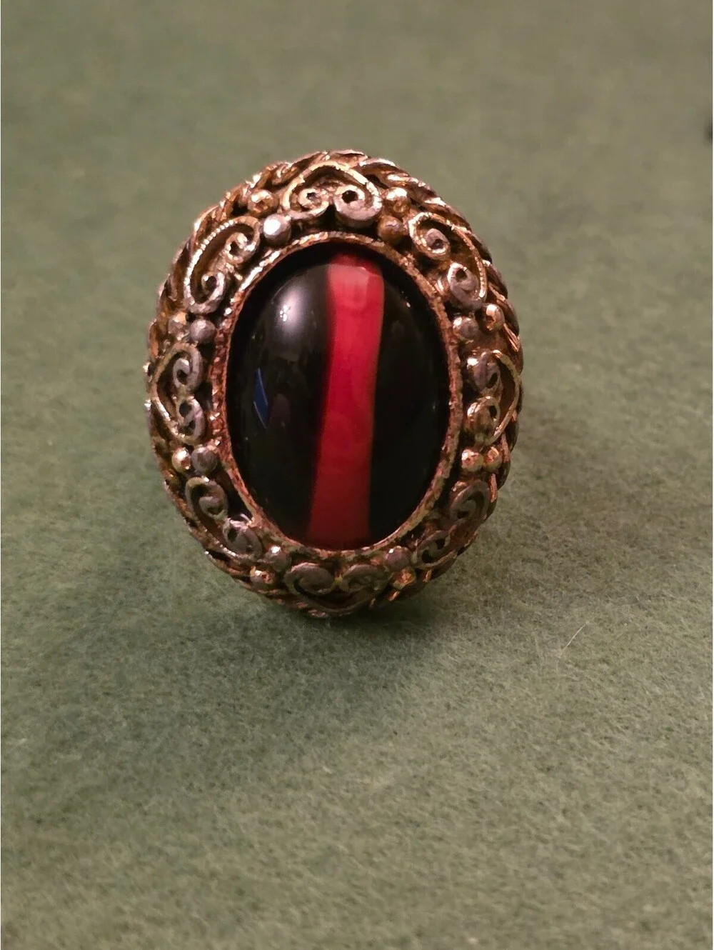 Vintage 1970s Black Red Stripe Oval Cabochon Filigree Cocktail Ring Adjustable